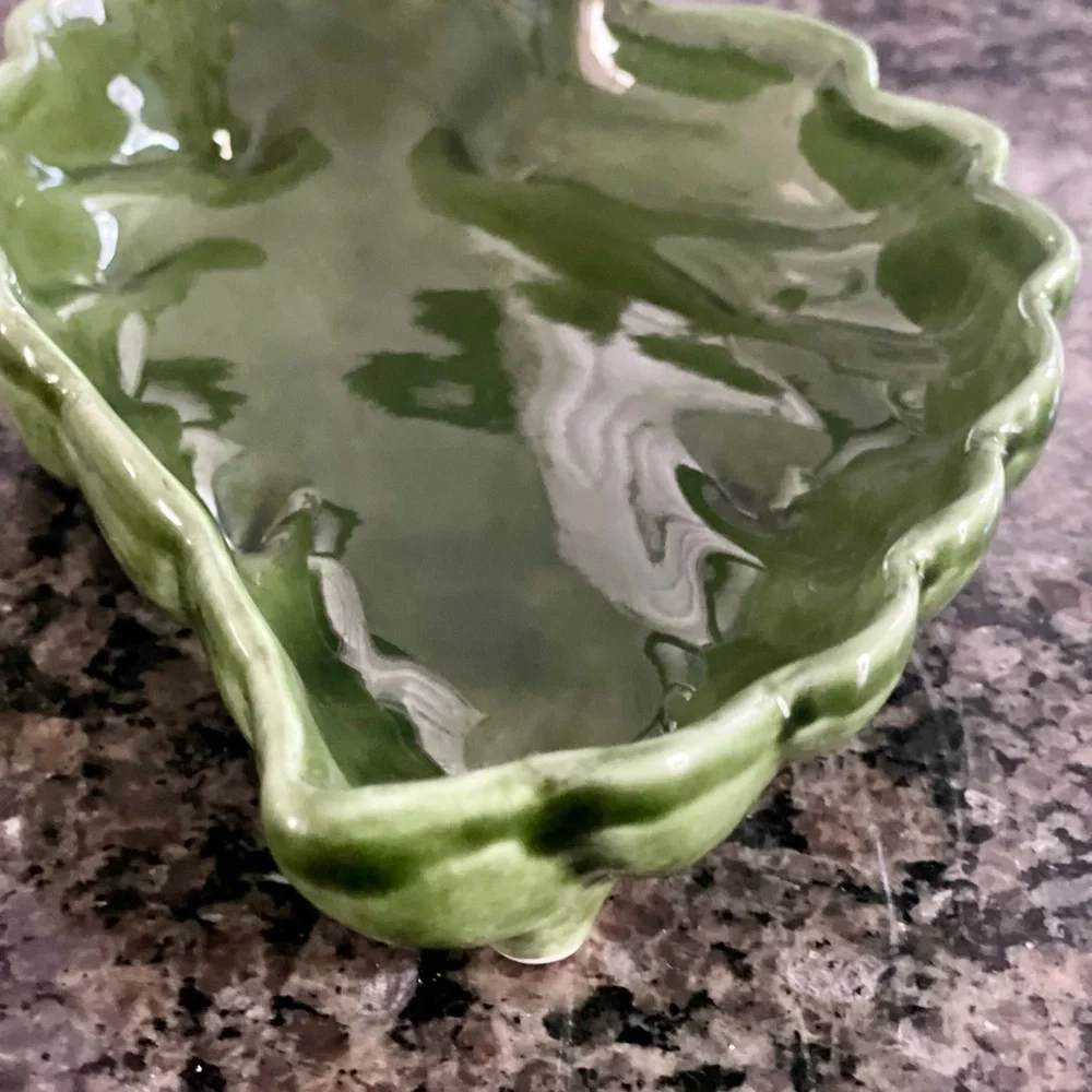 Italian Green Leaf-Shaped Ceramic Dish - Picture 4 of 11